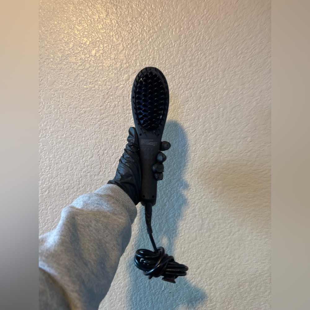 FoxyBae Straightening Brush